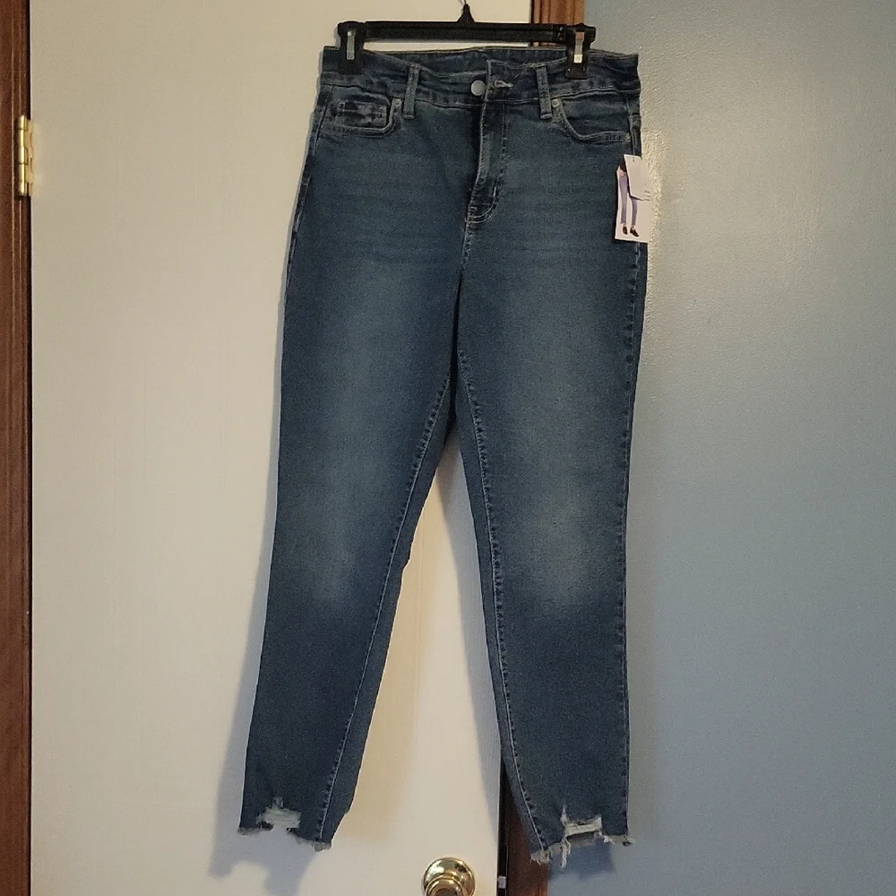 🆕️ Time & Tru Women's Distressed High-Rise Ankle Jeans Medium Blue Size 2 (#1) - Picture 1 of 7